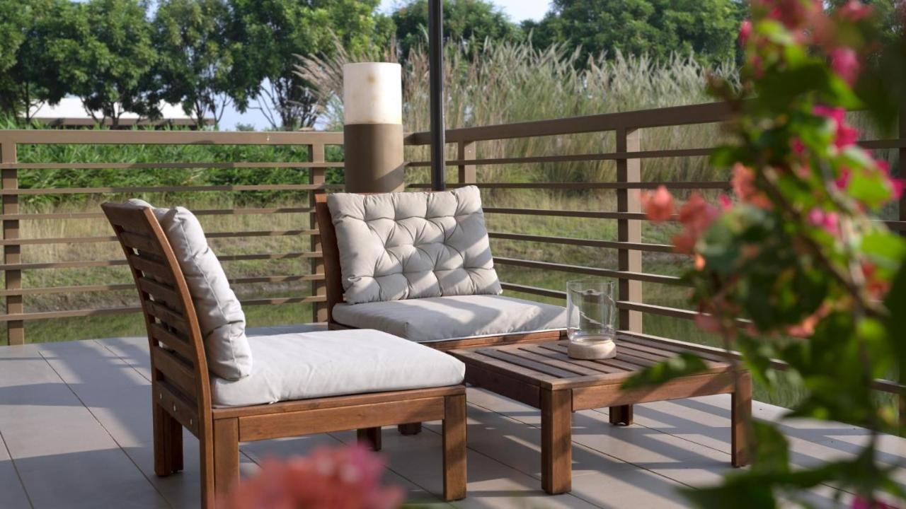 Life At Repose- Lake Villas Resort & Club Chor Warodra Kültér fotó